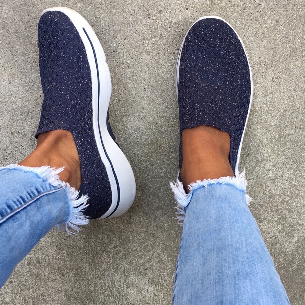 SKECHERS ARCH FIT SLIP ON